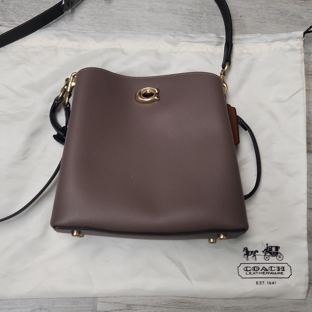Coach Purse Stone And Black
